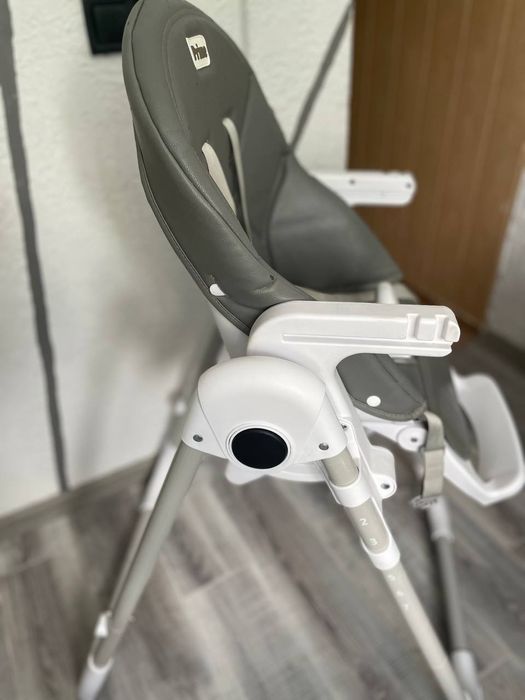 Стіл для годування