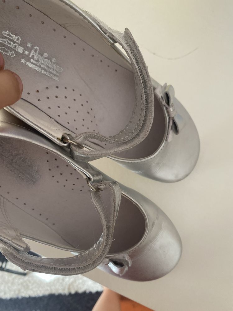 Sapatos de comunhao