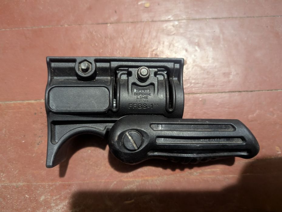 Глушник Стрела 5.45, рукоятка, ручка переносу вогню