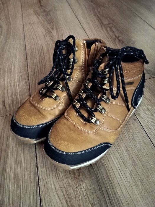 Botki traperki dla chłopca jesienne.