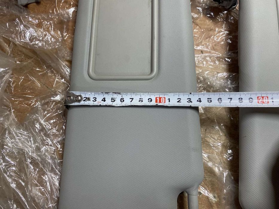 Правий пасажирський козирьок тойота авенсіс т27