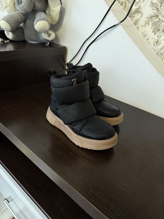 Ботінки  на дівчинку