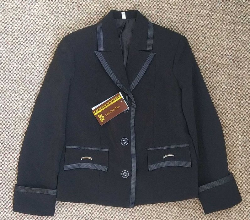 Шкільна форма нова на дівчинку 32 розмір