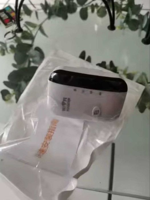 Посилювач розширювач сигналу WiFi 2.4 ГГц 220V