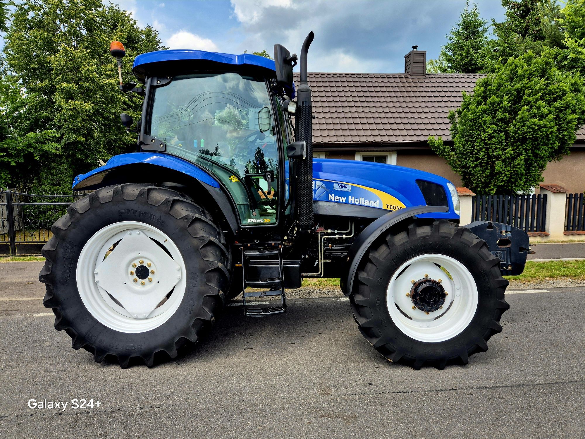 New holland t6050 tm 135 claas nn massey ferguson  nn john deere zetor