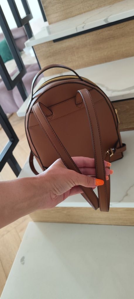 Brązowy plecak Michael Kors Sheila camel złoto