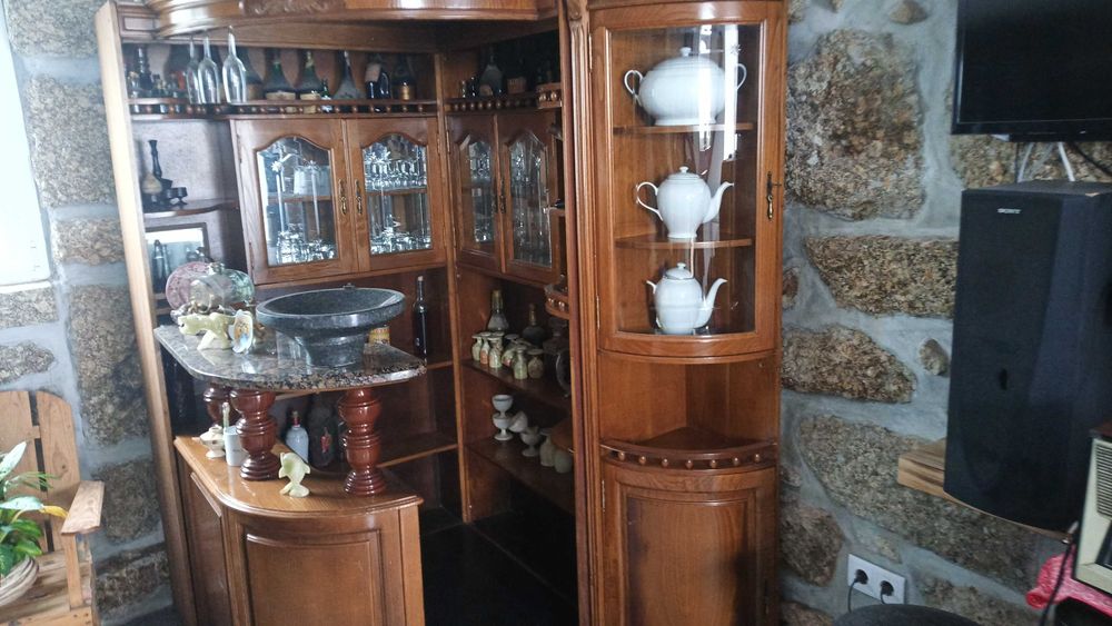 Bar móvel de estante