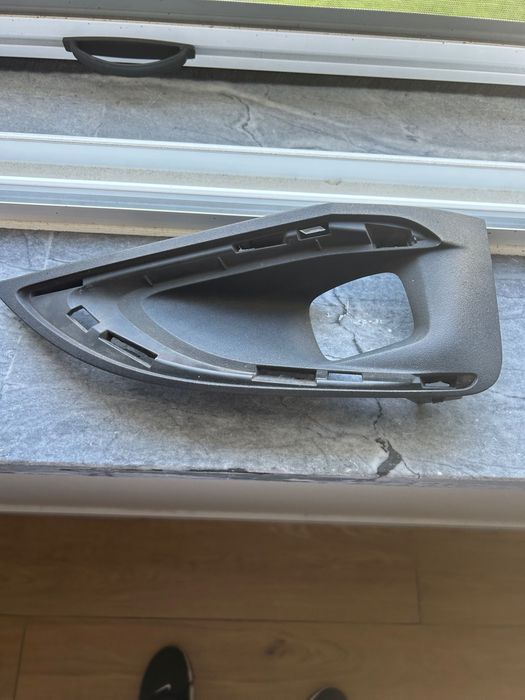 Vendo grelha farol nevoeiro peugeot 5008