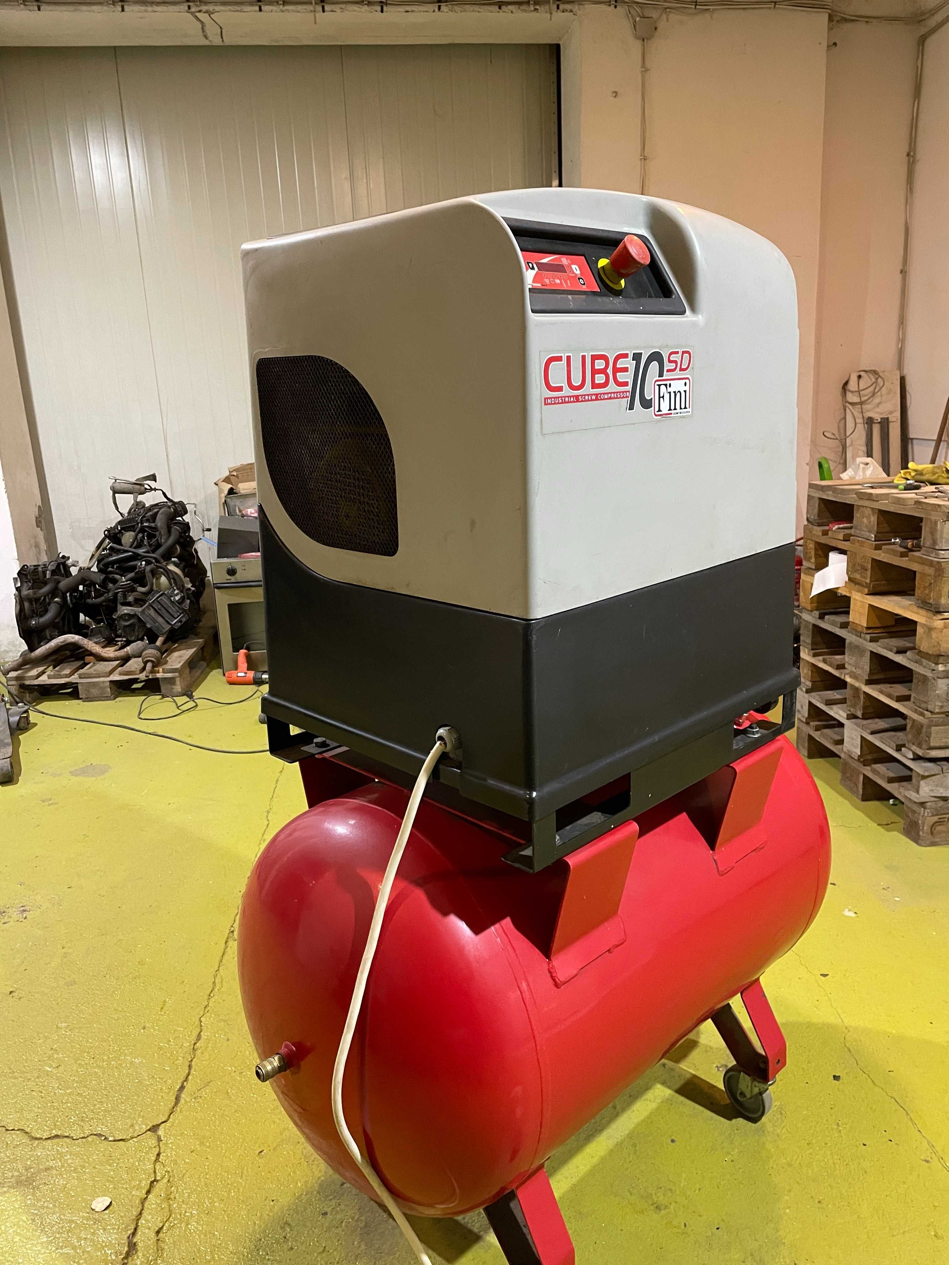 Kompresor śrubowy Sprężarka FINI Cube SD 10  7,5 kW