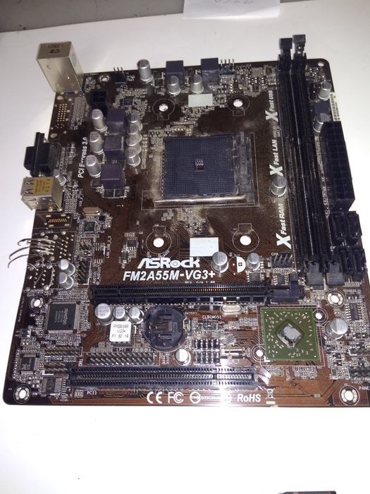 Материнская и другие платы:
1,2 фото -100 грн 
2,3 фото -40 грн 
4 фот