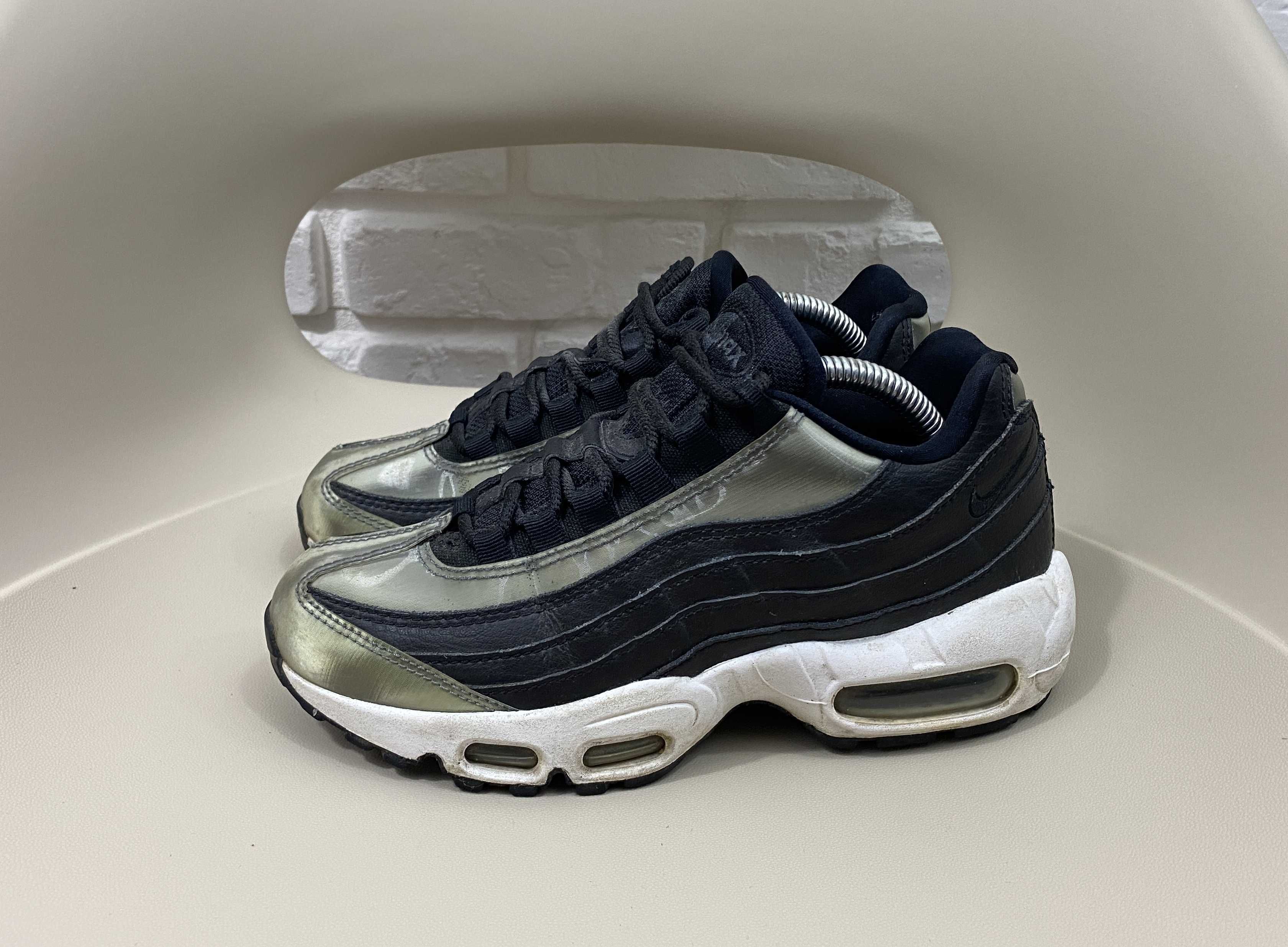 Buty Damskie Nike Air Max 95 Se Black Anthracite-White Rozmiar 36,5