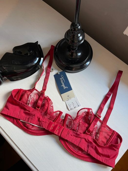 Biustonosz nowy Triumph 85B Essence