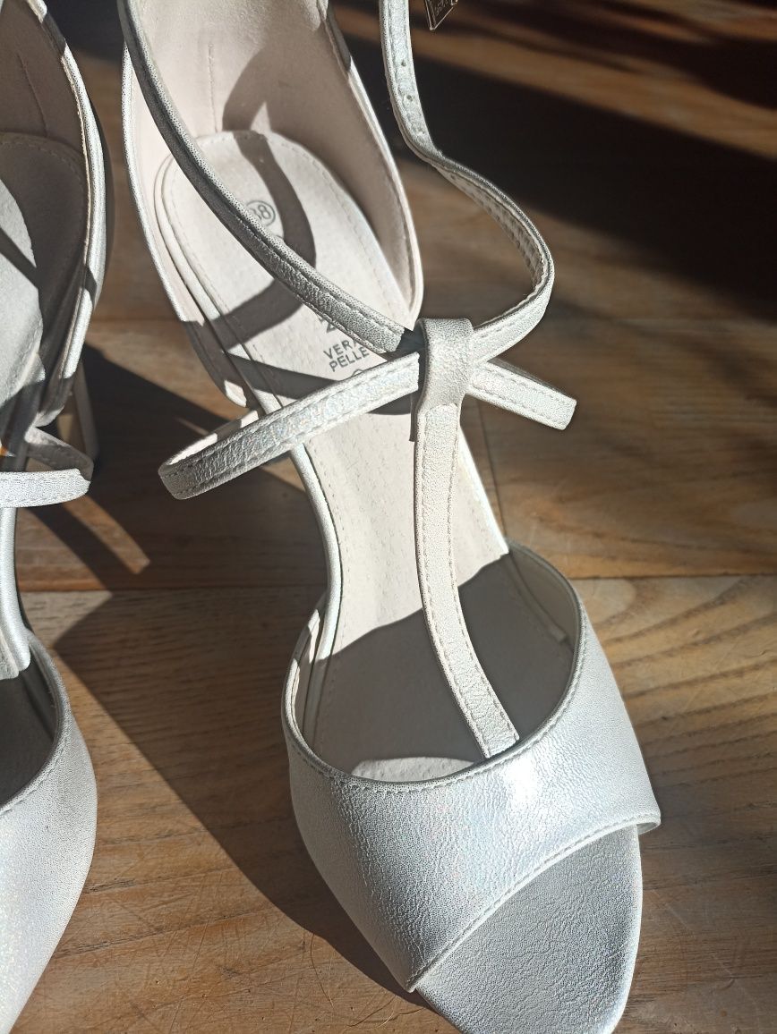 Buty damskie białe