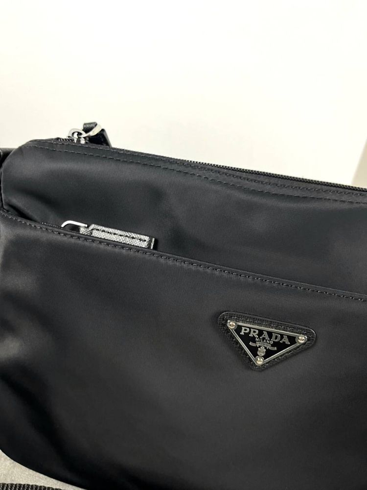 Сумка Prada Re-Nylon 1BC421 нейлонова чорна чоловіча