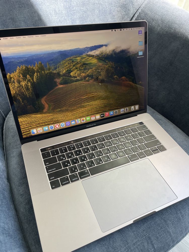 MacBook Pro 15 2019 Space Gray, нова батарея!