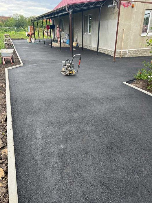 Ми пропонуємо повний комплекс послуг з асфальтування та благоустрою