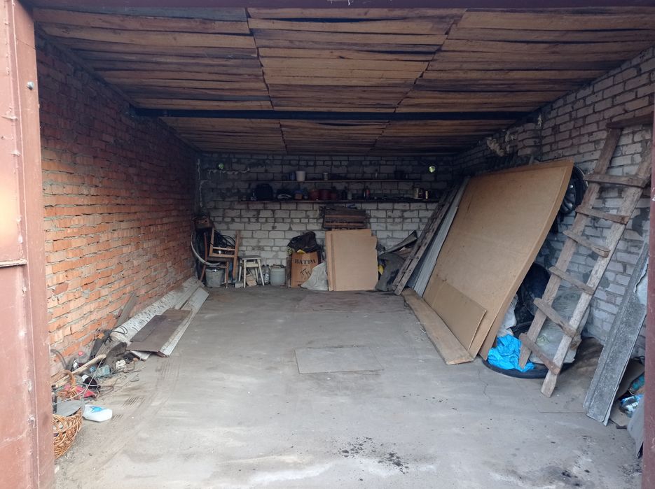 Продам кирпичный гараж