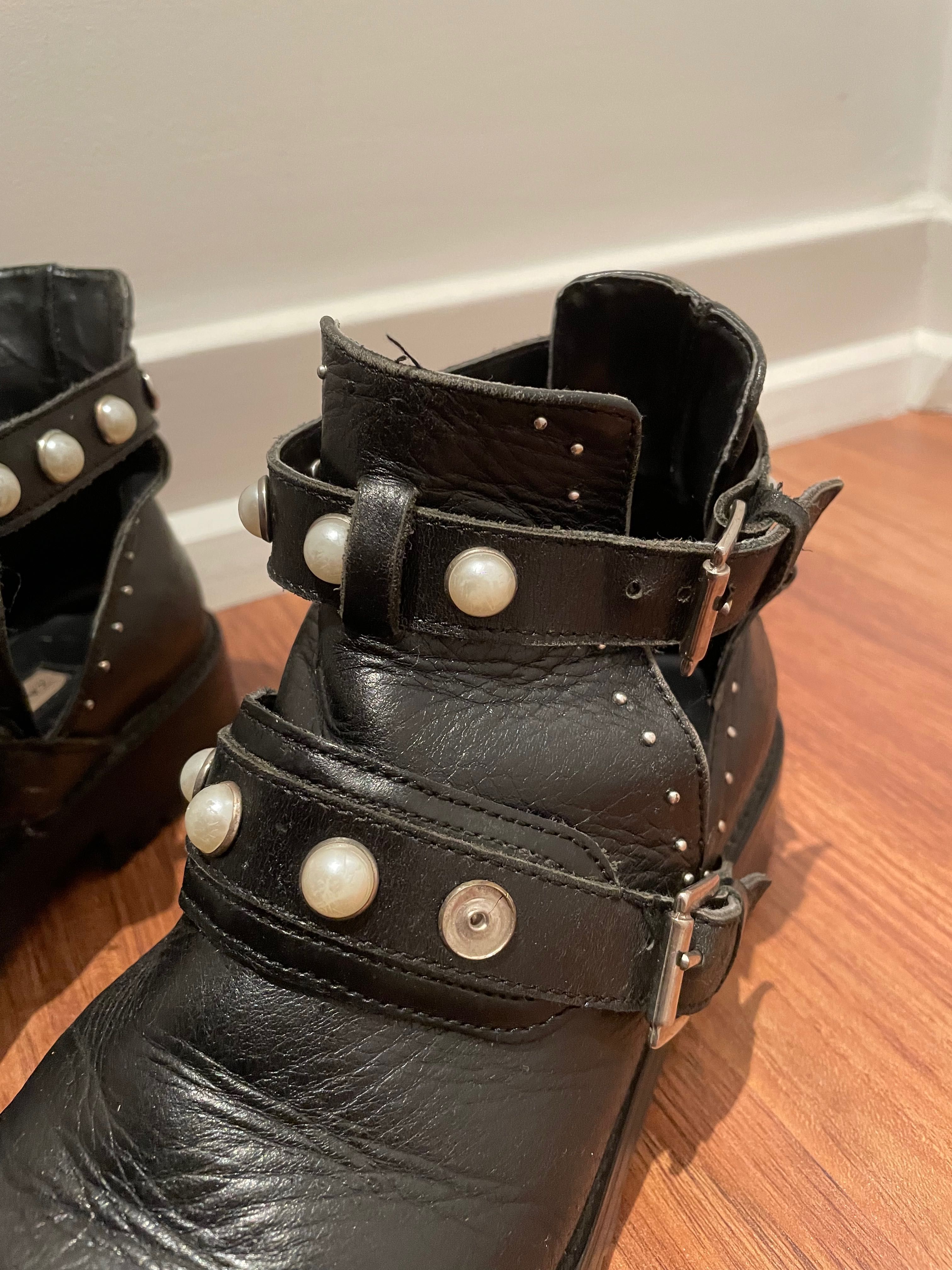 Botas com pérolas da Zara