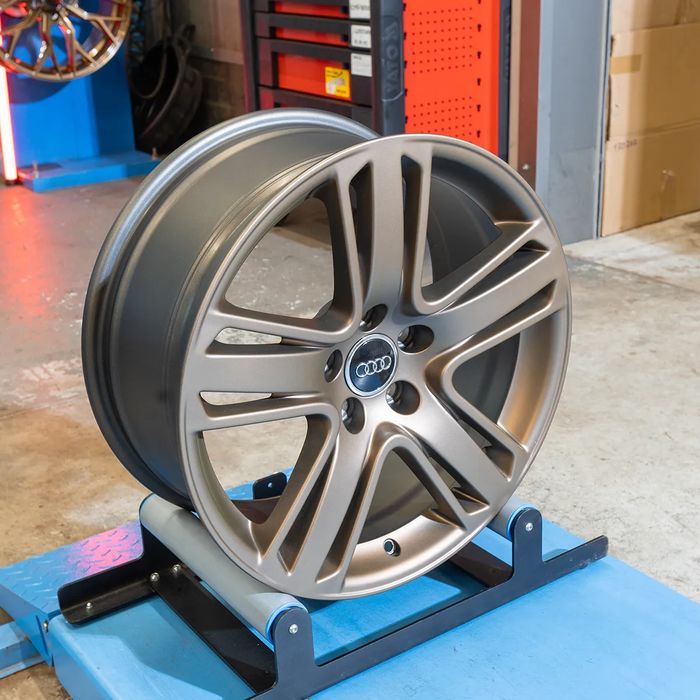 NOWE Oryginalne Felgi Audi 18 A3 A4 A6 A8 Q2 Q3 TT