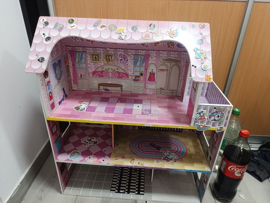 Duży domek dla lalek