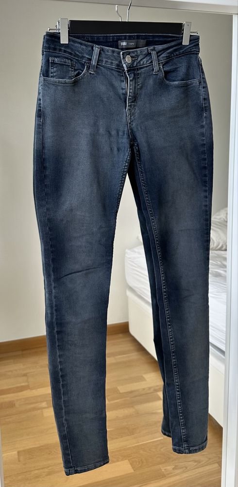 Jeans Legging Levi’s cinzentas