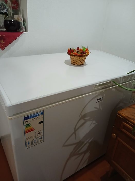 Продам  морозильну камеру beko. Стан новий.