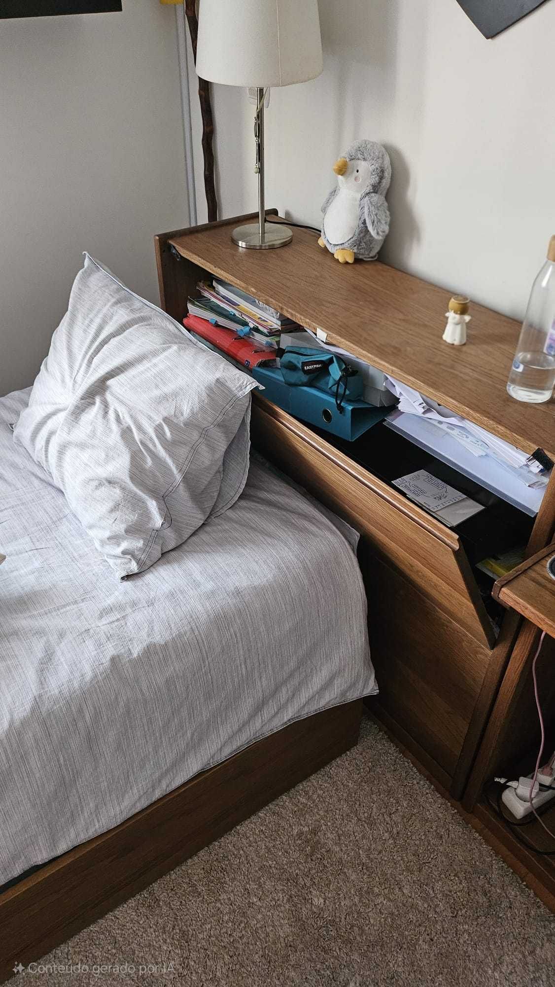 Conjunto de Móveis de Quarto em Cerejeira - Cama, Cómodas e Secretária
