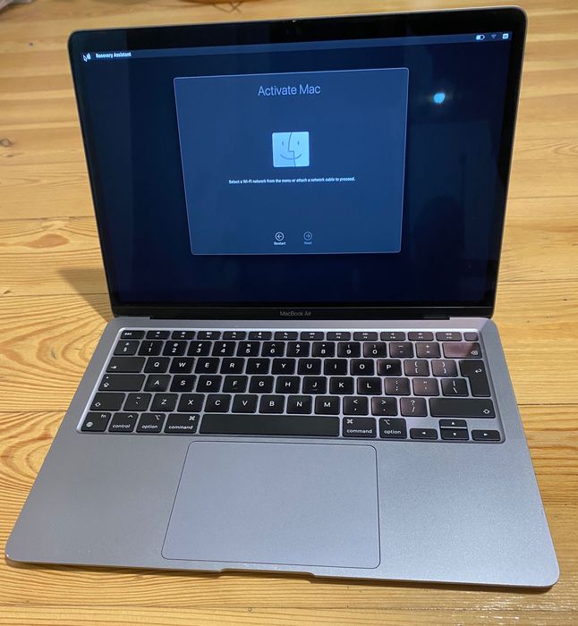 MacBook Air 13-inch 2020 / M1/ 8 GB RAM / 256 GB SSD