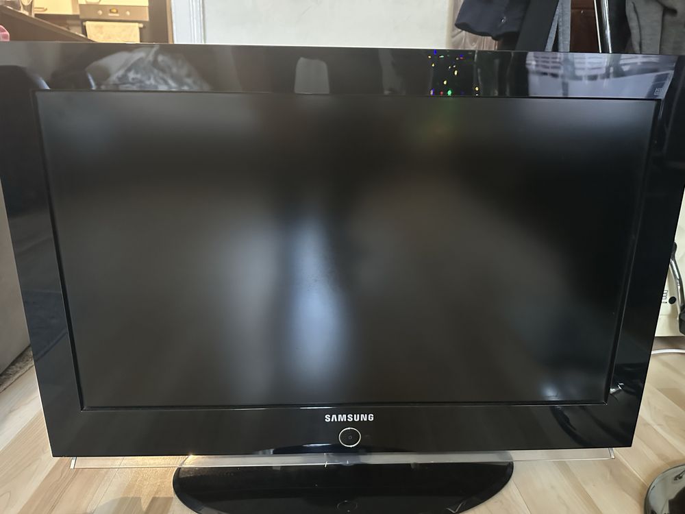 Sprzedam kino domowe teleizor Samsung plus dwie kolumny tonsil