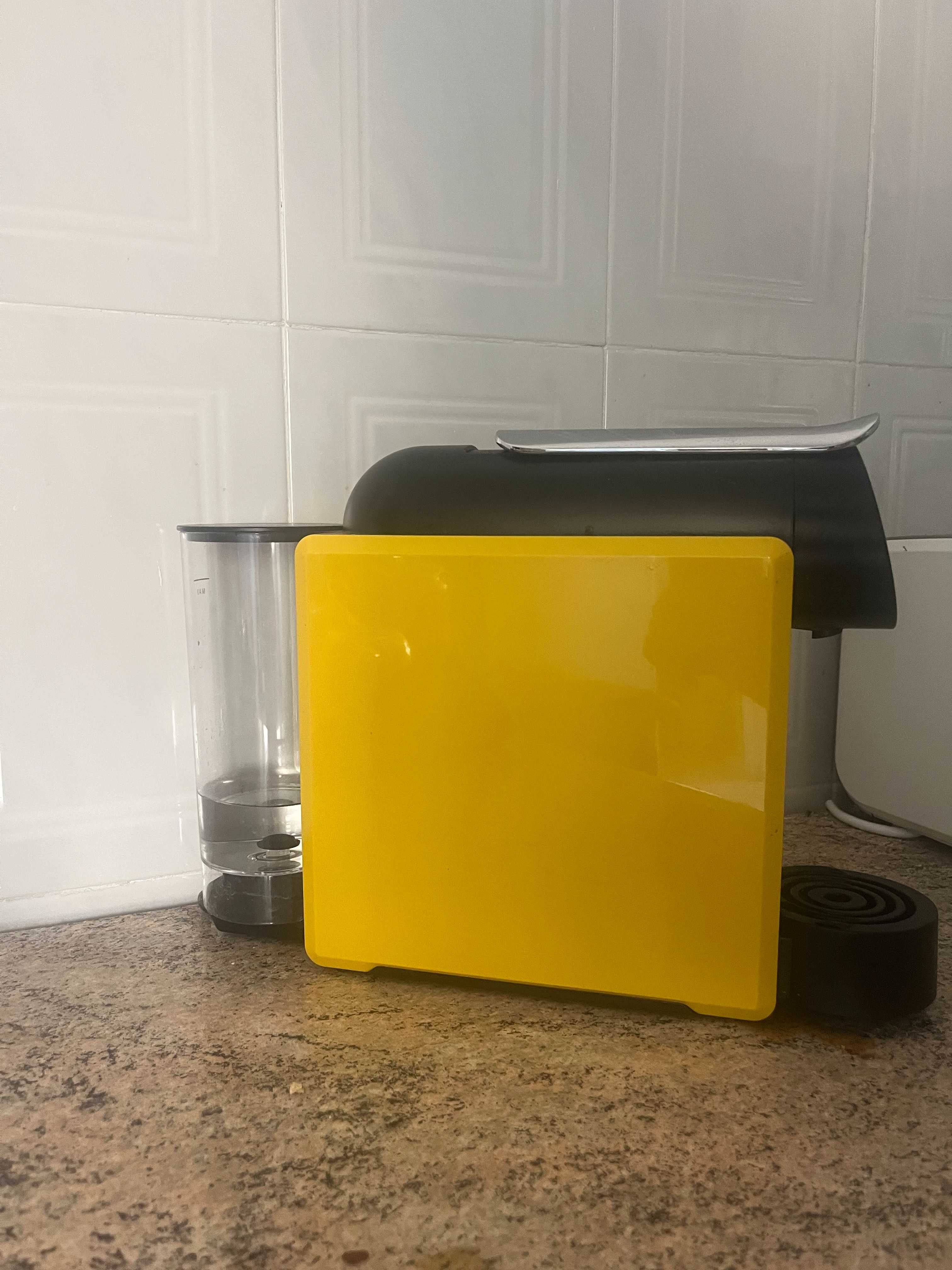 Máquina de Café Delta Q Mini Qool – Amarelo (Como Nova)