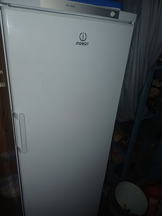 Продам морозилку INDESIT no frost.