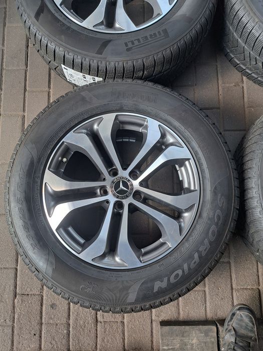 Koła zimowe Mercedes GLC 235/65r17 Pirelli 2019r