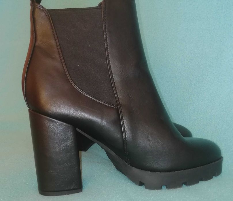 Botki czarne na platformie