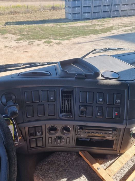 Camião Volvo FM 300 Euro 5