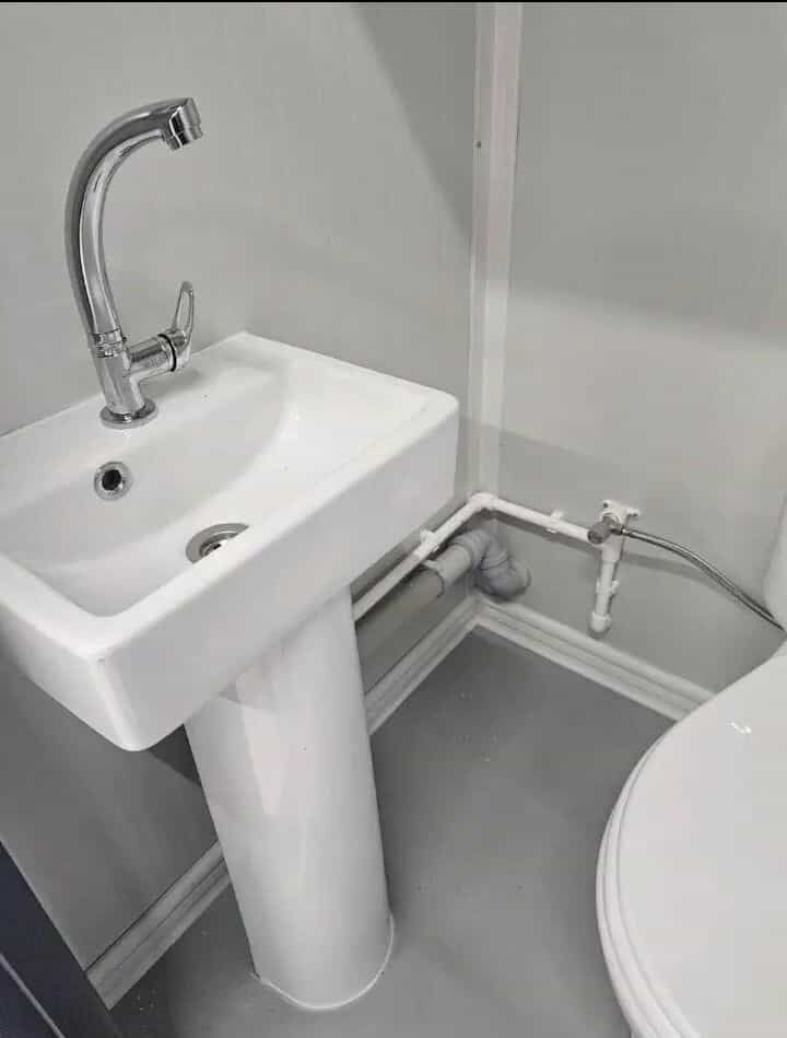 Alugo contentor WC com lavatório