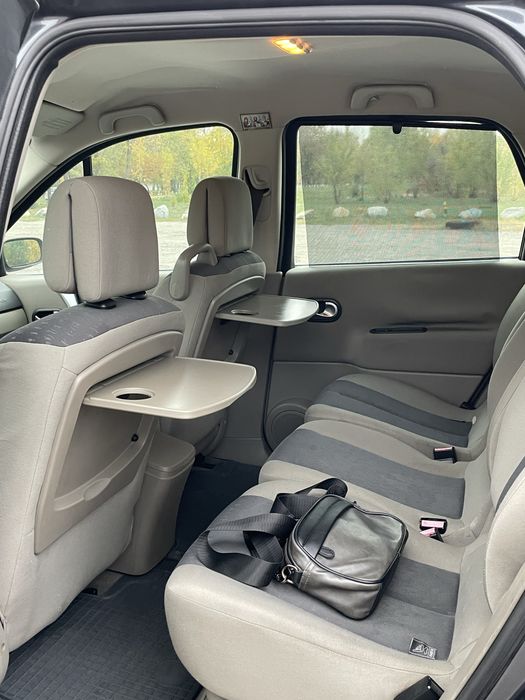 Renault Scenic 2005 г. Газ/бензин