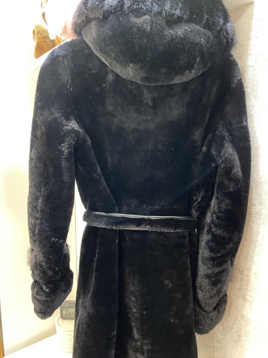 Продам жіночу шубу мутон+норка,  розмір 46-48