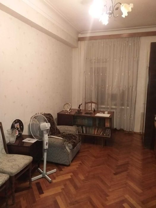 Продам 4х комн кв б-р Шевченко, 3 этаж. 75м р-н Самолёта ТОРГ !!!