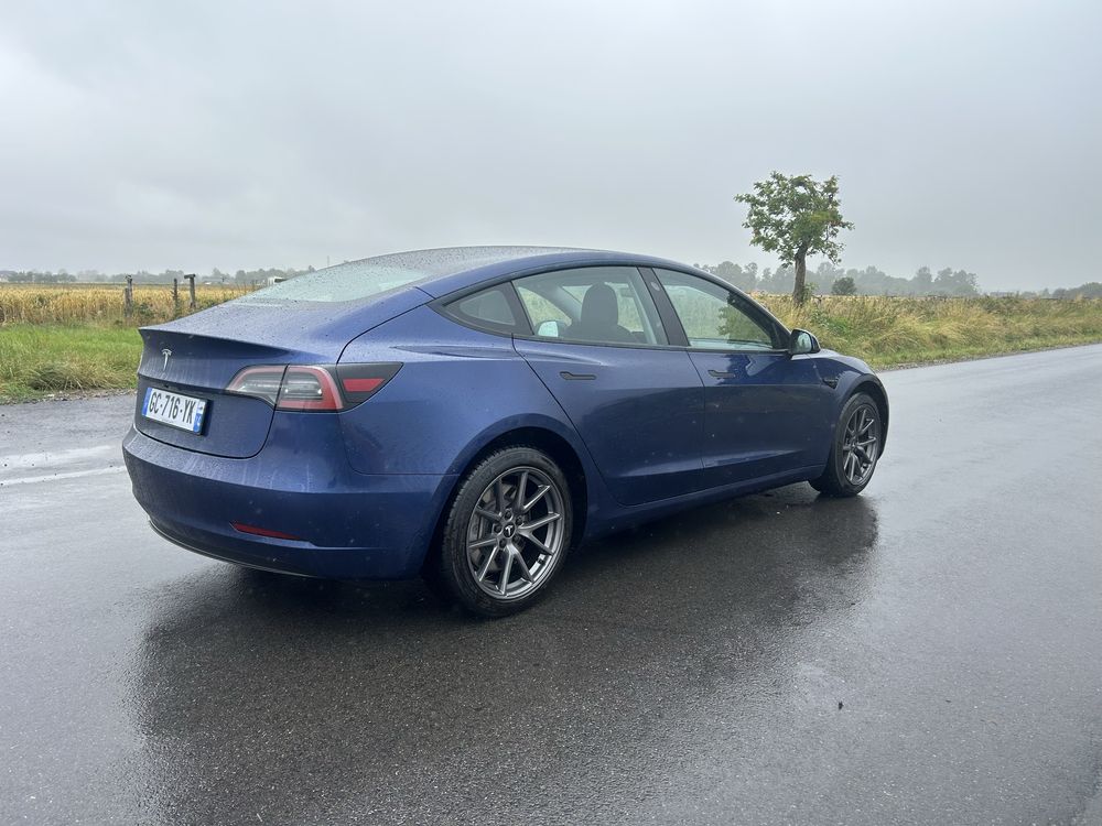 Tesla model 3 standard range plus