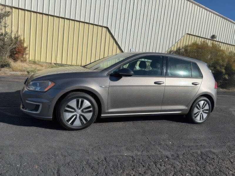 2016 Volkswagen e-Golf SE