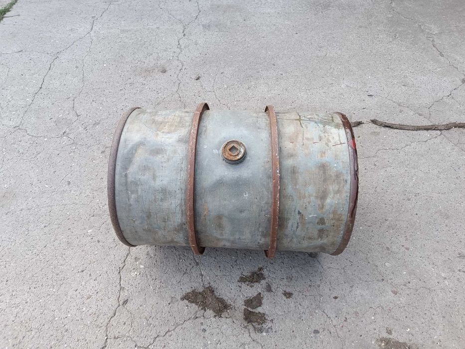 beczka stalowa z obręczami rustykalna PRL 200l