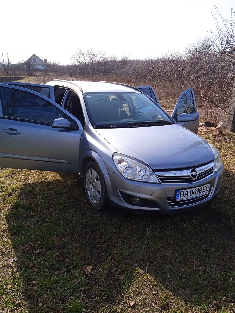 Opel Astra h.Уневирсал 2007год.1,6газ/бензин