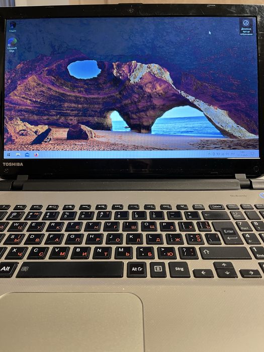 Ноутбук TOSHIBA Satellite 15.6