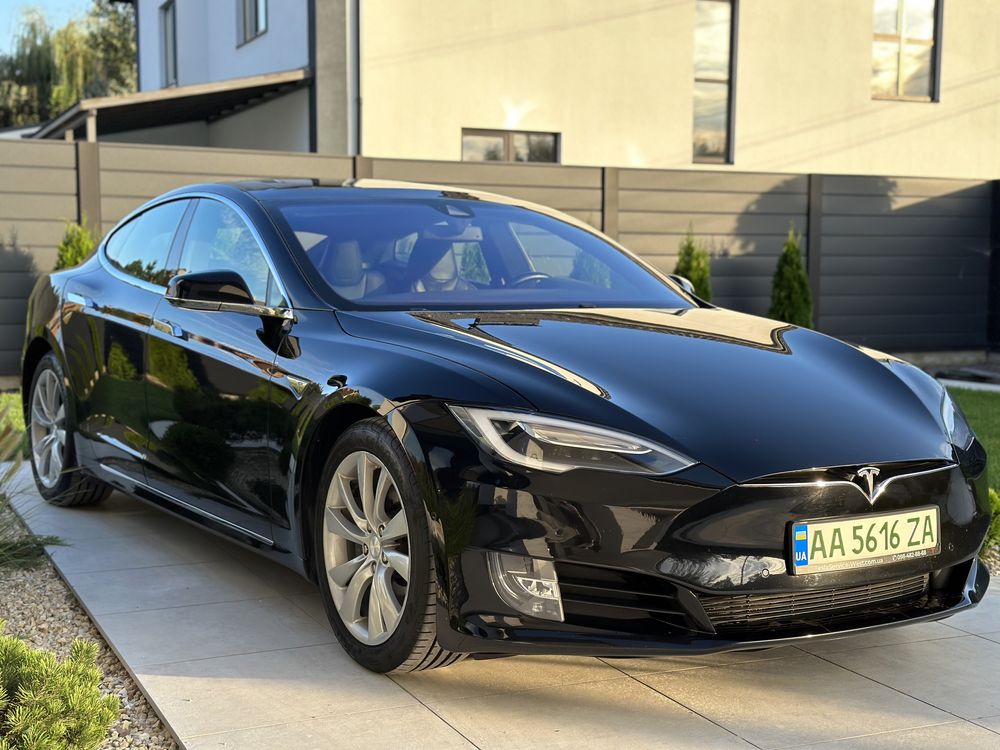 Tesla S 90d ccs2 2016 рік AWD