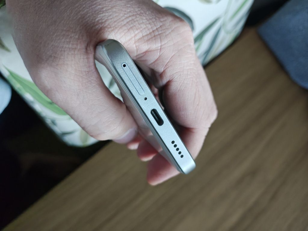 Smartfon Xiaomi Redmi Note 13 Pro+ 5G 12/512GB 6,67" biały