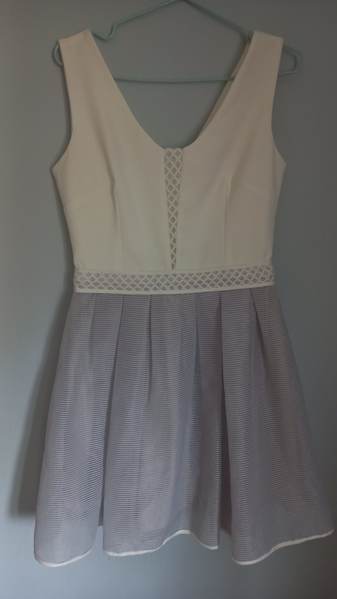 Elegancka sukienka