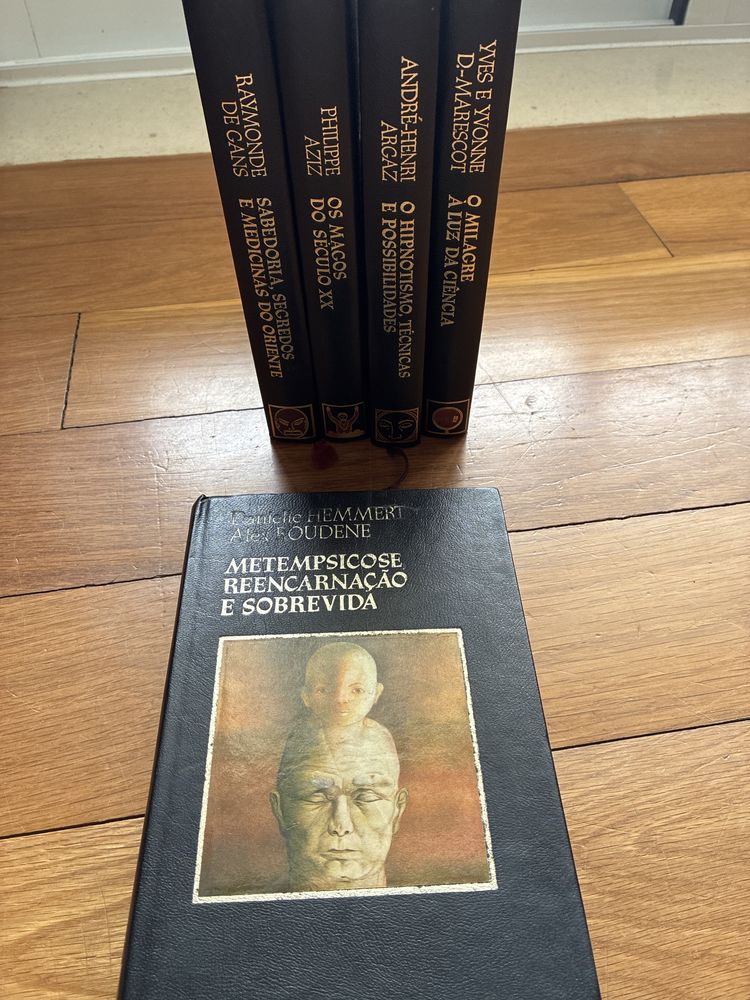 Vende-se coleçao de 5 livros antigos -capa dura