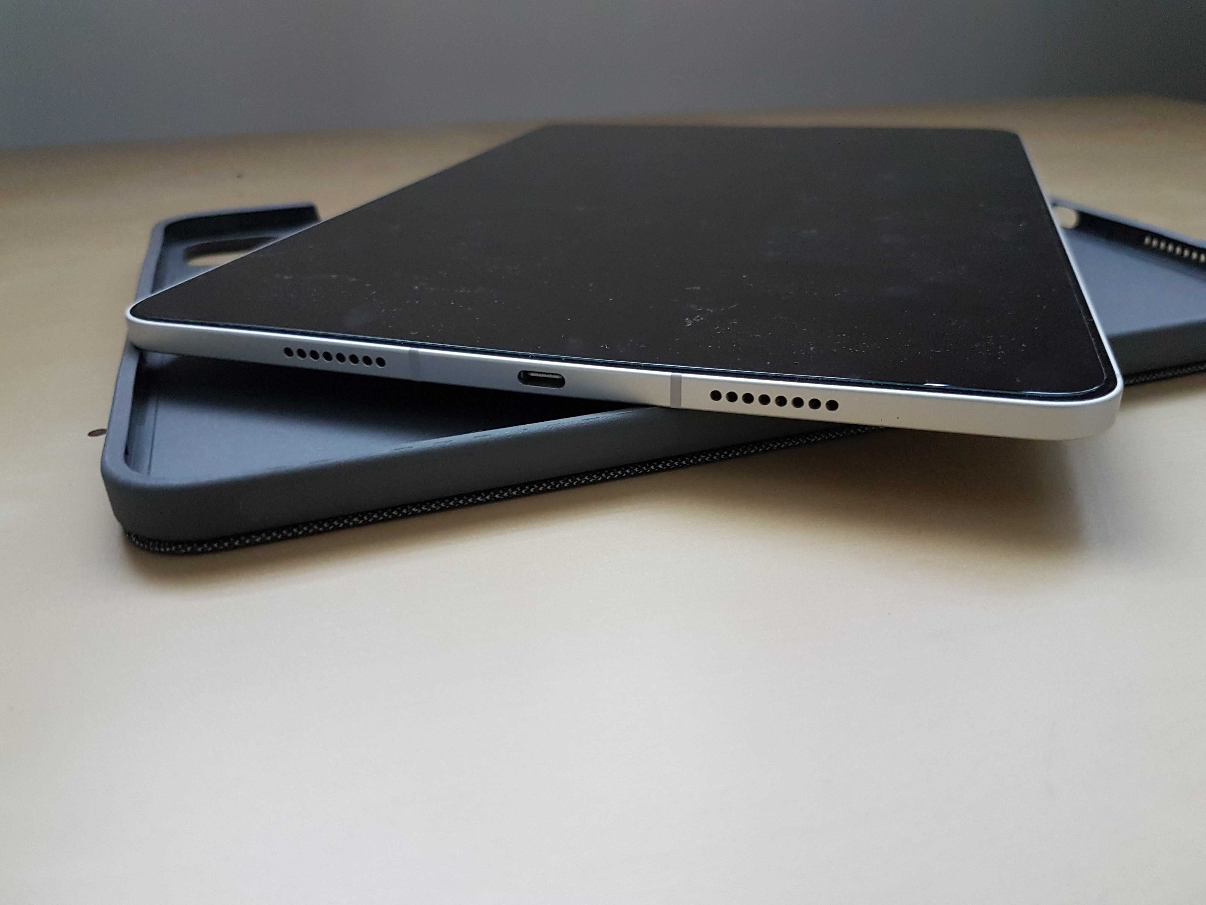 Ipad Pro M1 11" 3gen WiFi + Cellular + Logitech Combo Touch klawiatura