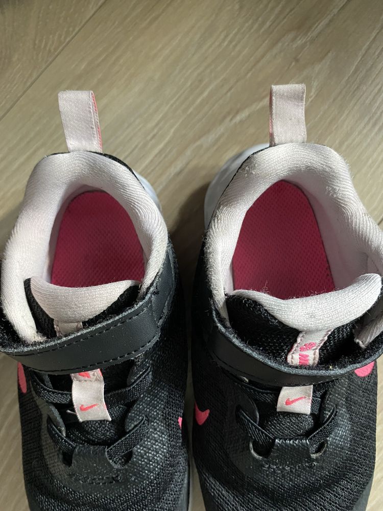 Adidasy sneakersy buty nike revolution dziewczęce rozmiar 27