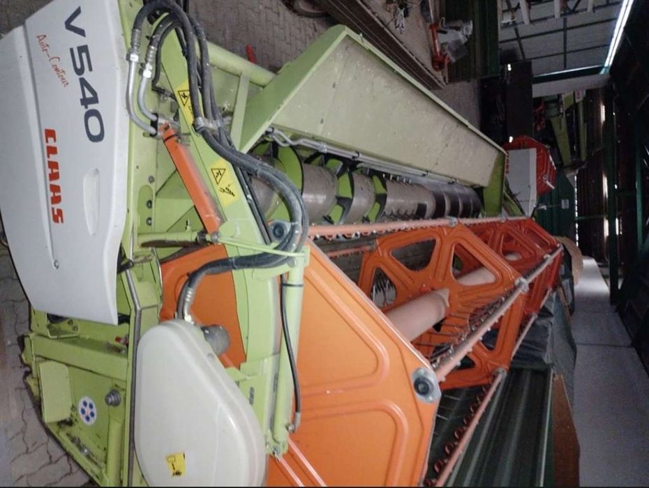 Heder Claas V540 Vario z wózkiem